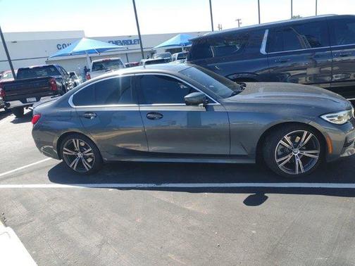 2019 BMW 330 i xDrive