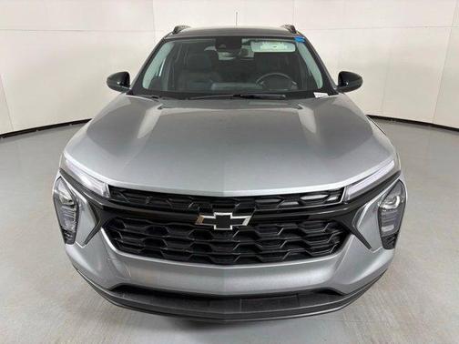 Sterling Gray Metallic 2026 Chevrolet Trax LT