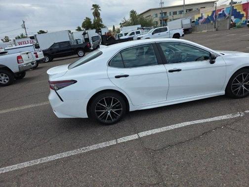 2022 Toyota Camry SE