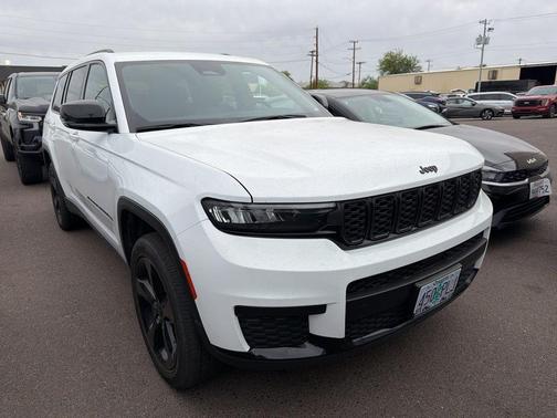 2023 Jeep Grand Cherokee L Laredo