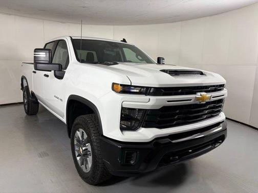 2026 Chevrolet Silverado 2500 Custom