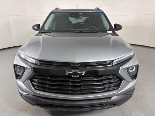 Sterling Gray Metallic 2026 Chevrolet Trailblazer LT