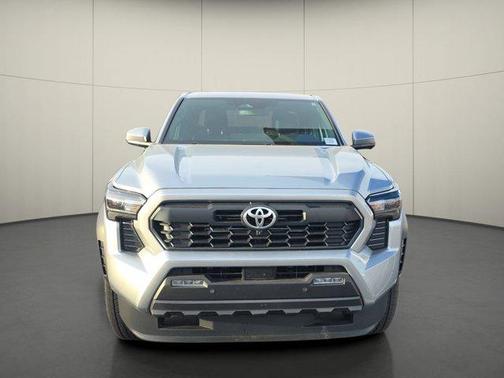 2025 Toyota Tacoma Hybrid TRD