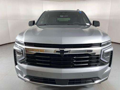2025 Chevrolet Suburban LS
