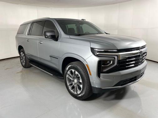 2025 Chevrolet Suburban LS