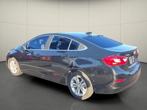 Mosaic Black Metallic 2019 Chevrolet Cruze LT