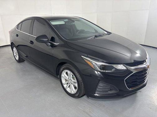 Mosaic Black Metallic 2019 Chevrolet Cruze LT