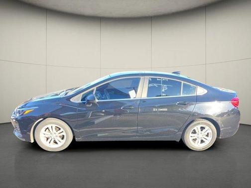 Mosaic Black Metallic 2019 Chevrolet Cruze LT