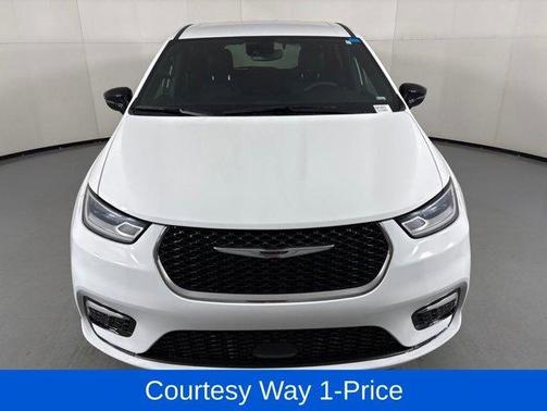 Bright White Clearcoat 2025 Chrysler Pacifica Select
