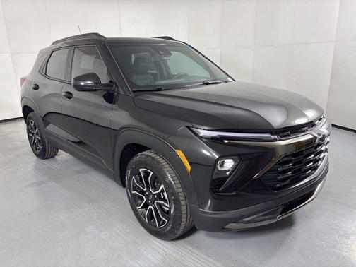 Mosaic Black Metallic 2026 Chevrolet Trailblazer ACTIV