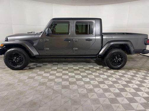 2022 Jeep Gladiator Sport