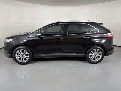 Black Metallic 2019 Ford Edge Titanium