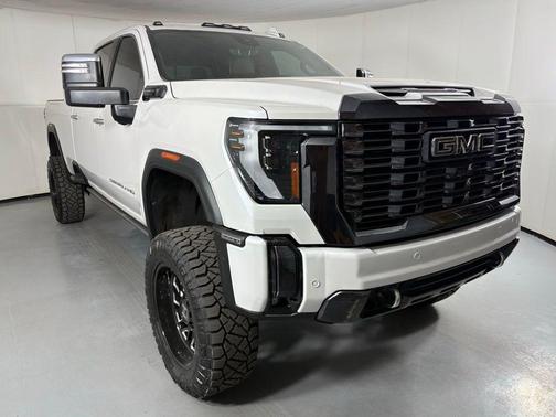 White Frost Tri-Coat 2024 GMC Sierra 3500 Denali Ultimate
