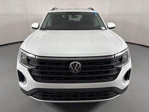 Pure White 2025 Volkswagen Atlas 2.0T SE