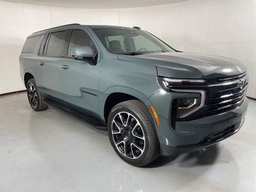2025 Chevrolet Suburban RST