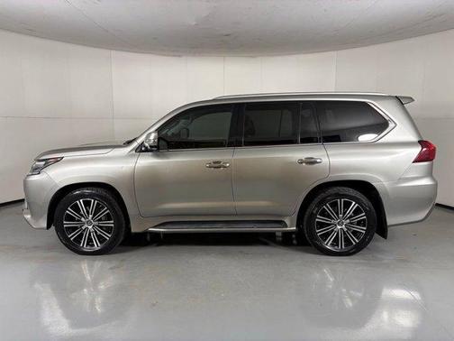 2021 Lexus LX 570 Three-Row