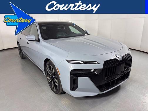 Brooklyn Gray Metallic 2023 BMW 740 i