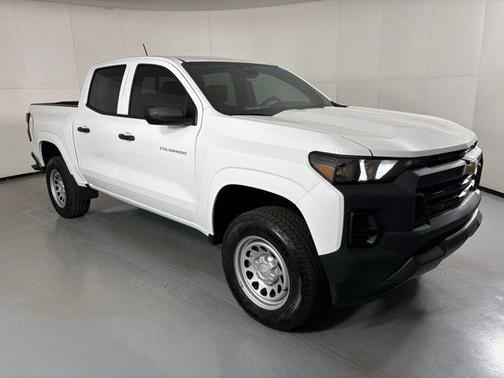 Summit White 2026 Chevrolet Colorado WT