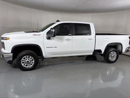 Summit White 2026 Chevrolet Silverado 2500 LT