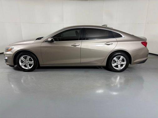 Mineral Gray Metallic 2023 Chevrolet Malibu LT
