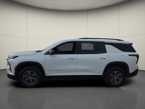 Summit White 2025 Chevrolet Traverse LT