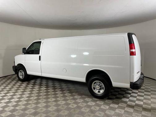 2025 Chevrolet Express 3500 Work Van