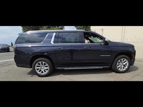 2025 Chevrolet Suburban Premier