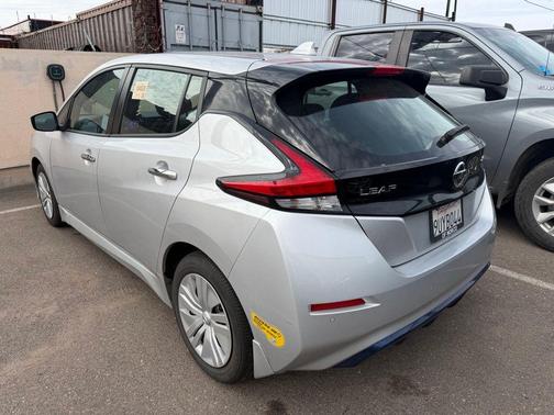 2022 Nissan Leaf S