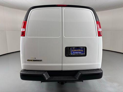 Summit White 2026 Chevrolet Express 2500 Work Van