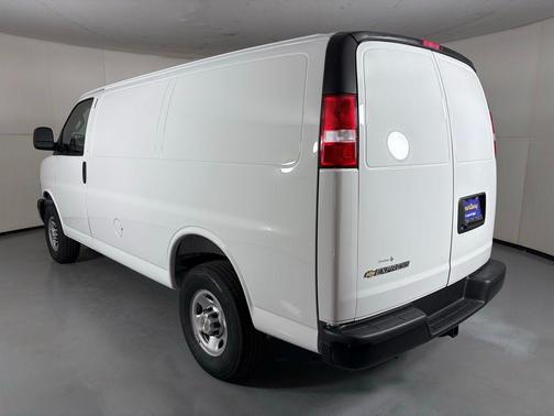 Summit White 2026 Chevrolet Express 2500 Work Van