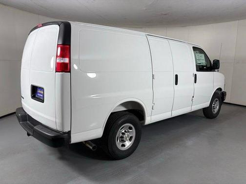 Summit White 2026 Chevrolet Express 2500 Work Van