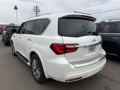 2023 INFINITI QX80 Luxe