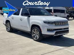 Bright White Clearcoat 2024 Jeep Wagoneer L Series II