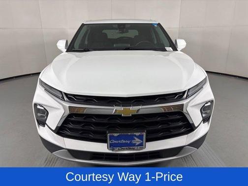 Summit White 2023 Chevrolet Blazer 2LT