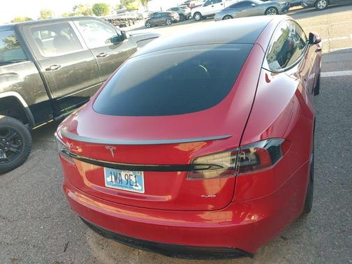 2021 Tesla Model S Plaid