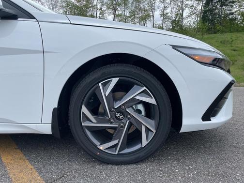 2025 Hyundai ELANTRA HEV Limited