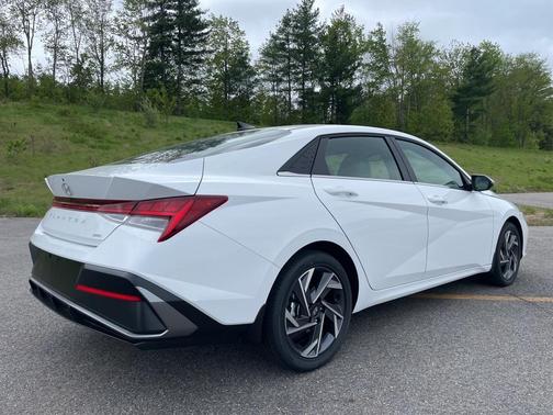 2025 Hyundai ELANTRA HEV Limited