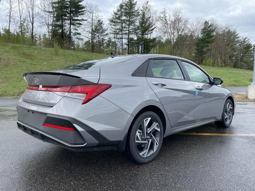 2025 Hyundai ELANTRA HEV SEL Sport