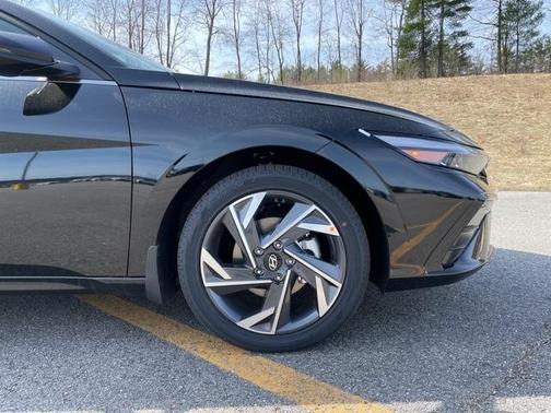 2025 Hyundai ELANTRA HEV Limited