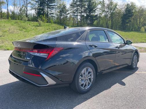 2025 Hyundai ELANTRA HEV Blue