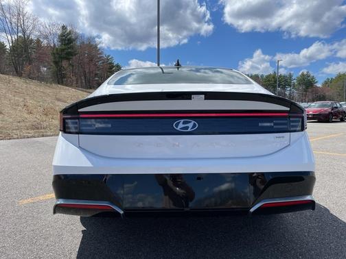 2025 Hyundai SONATA Hybrid SEL