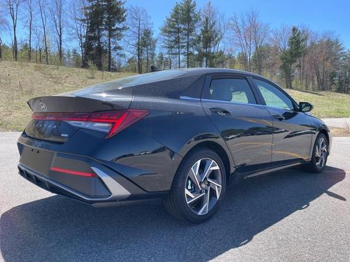2025 Hyundai ELANTRA HEV Limited