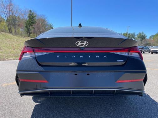 2025 Hyundai ELANTRA HEV Limited