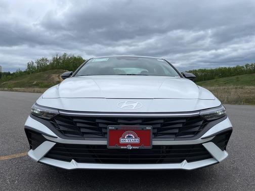2025 Hyundai ELANTRA HEV SEL Sport