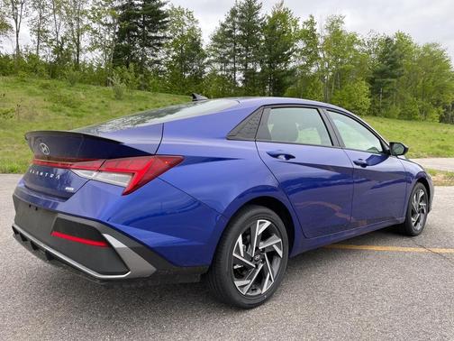 2025 Hyundai ELANTRA HEV SEL Sport