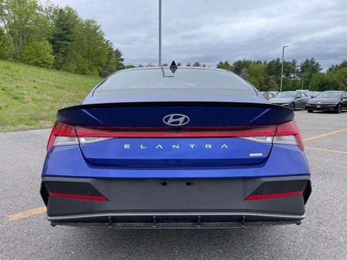 2025 Hyundai ELANTRA HEV SEL Sport