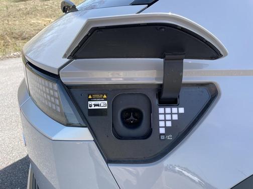 2025 Hyundai IONIQ 5 SE