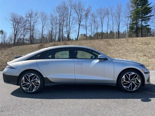 2025 Hyundai IONIQ 6 SEL