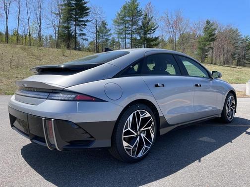 2025 Hyundai IONIQ 6 SEL