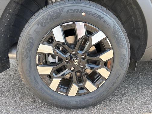 2025 Hyundai SANTA CRUZ SEL Activity